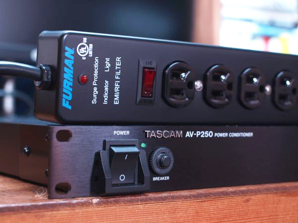 メーカー公式ショップ TASCAM タスカム パワーディストリビューター ライト無 AV-P250S